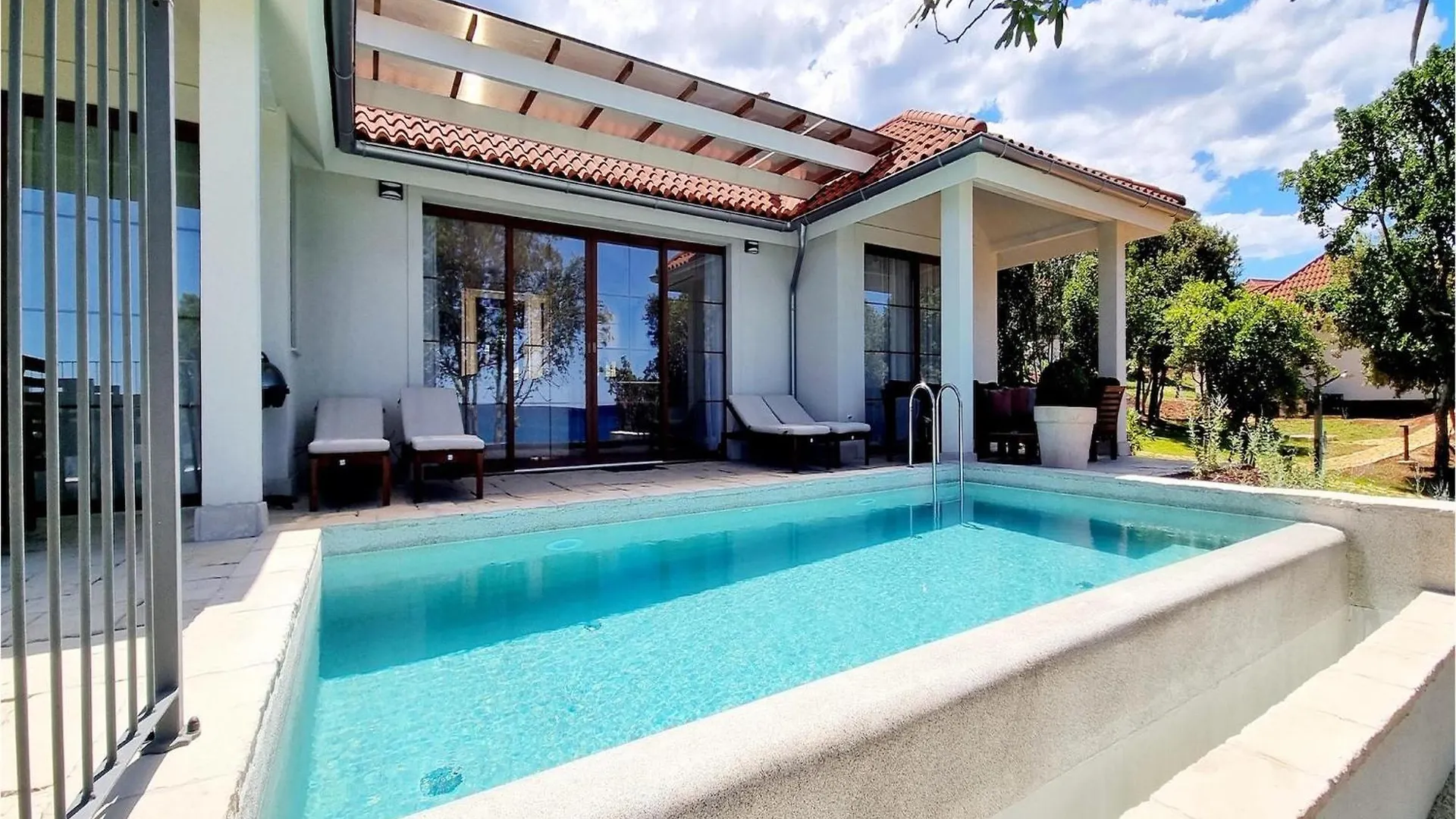 Luxury Beach Villas Porto Bus Pola 0*,  Croazia